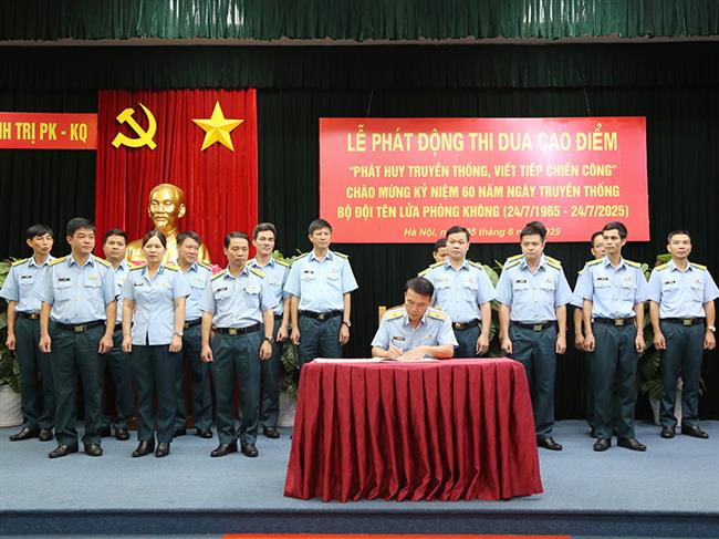 cuc-chinh-tri-quan-chung-phong-khong-khong-quan-to-chuc-le-phat-dong-thi-dua-cao-diem-“phat-huy-truyen-thong-viet-tiep-chien-cong”