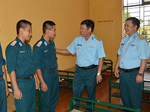 cuc-chinh-tri-quan-chung-pk-kq-kiem-tra-trung-doan-917-su-doan-370-va-tram-ra-da-50-trung-doan-294-su-doan-367