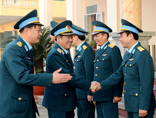 cuc-chinh-tri-quan-chung-pk-kq-kiem-tra-viec-trien-khai-thuc-hien-hoat-dong-ctd-ctct-nam-2017-tai-trung-doan-236