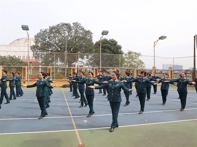 cuc-chinh-tri-quan-chung-pk-kq-to-chuc-huong-dan-cac-vu-dieu-trong-sinh-hoat-tap-the-cho-bo-doi