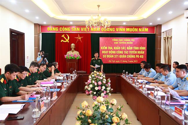 cuc-tuyen-huan-tong-cuc-chinh-tri-kiem-tra-khao-sat-nam-tinh-hinh-hoat-dong-cong-tac-tuyen-huan-tai-su-doan-371-va-lu-doan-thong-tin-26