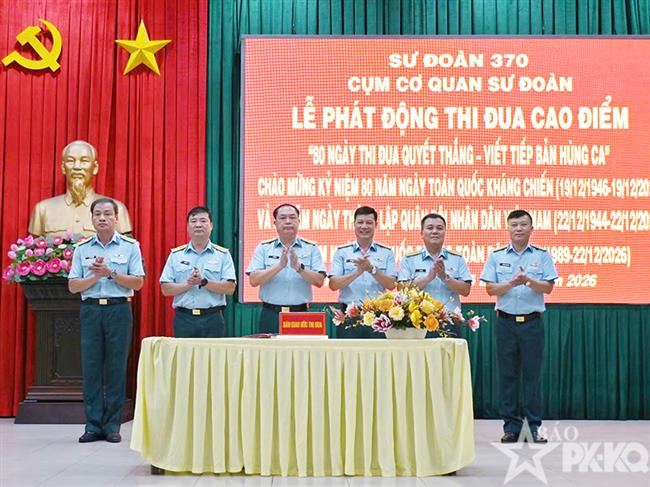 cum-co-quan-su-doan-370-phat-dong-dot-thi-dua-cao-diem-“80-ngay-hanh-dong-quyet-thang-viet-tiep-ban-hung-ca”