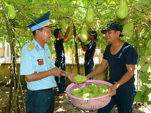 dai-doi-11-trung-doan-224-day-manh-tang-gia-chan-nuoi