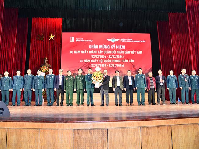 dai-hoc-bach-khoa-ha-noi-phoi-hop-voi-quan-chung-pk-kq-to-chuc-mit-tinh-chao-mung-ky-niem-80-nam-ngay-thanh-lap-qdnd-viet-nam