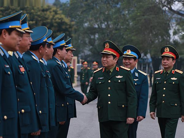dai-tuong-ngo-xuan-lich-bo-truong-bo-quoc-phong-lam-viec-voi-quan-chung-phong-khong-khong-quan