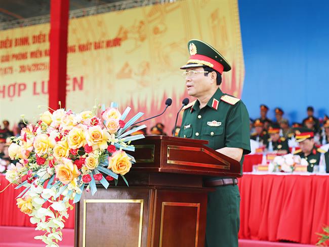 dai-tuong-nguyen-tan-cuong-chu-tri-tong-hop-luyen-dieu-binh-dieu-hanh-ky-niem-50-nam-ngay-giai-phong-mien-nam-thong-nhat-dat-nuoc