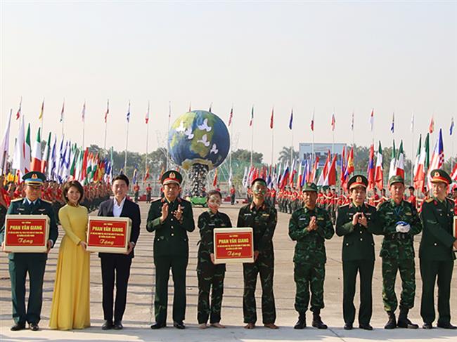 dai-tuong-phan-van-giang-bo-truong-bo-quoc-phong-kiem-tra-cong-tac-chuan-bi-trien-lam-quoc-phong-quoc-te-nam-2024