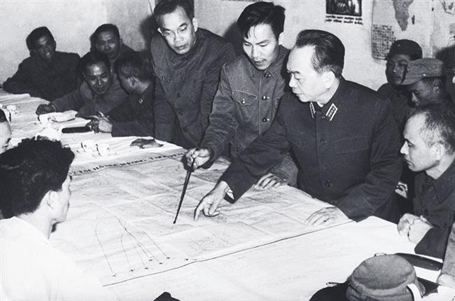 dai-tuong-vo-nguyen-giap-voi-chien-dich-phong-khong-bao-ve-ha-noi-cuoi-thang-12-1972