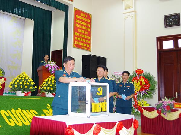 dang-bo-trung-doan-240-to-chuc-dai-hoi-dai-bieu-nhiem-ky-2020-2025