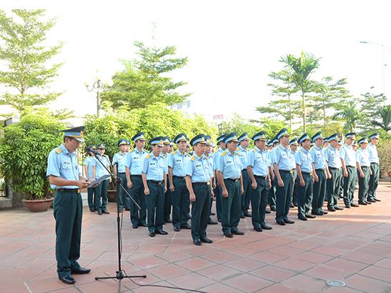 quan-chung-pk-kq-dang-huong-tuong-nho-cac-anh-hung-liet-si