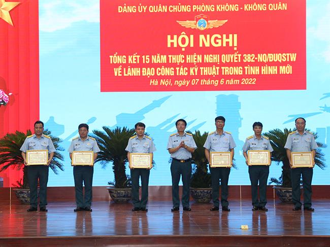 dang-uy-quan-chung-phong-khong-khong-quan-tong-ket-15-nam-thuc-hien-nghi-quyet-382-nq-duqstw