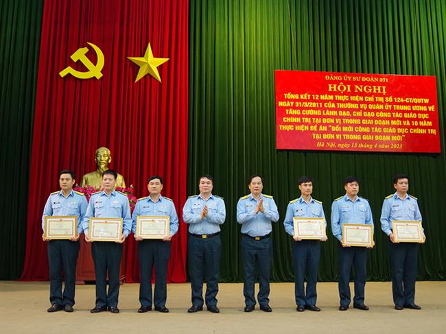 dang-uy-su-doan-371-tong-ket-12-nam-thuc-hien-chi-thi-124-cua-thuong-vu-quan-uy-trung-uong