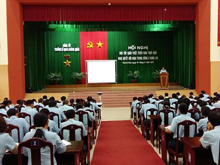 dang-uy-truong-sqkq-to-chuc-hoc-tap-quan-triet-trien-khai-thuc-hien-nghi-quyet-hoi-nghi-trung-uong-5-khoa-xii