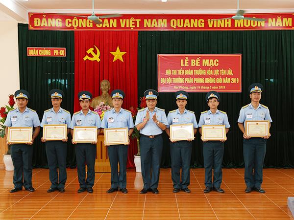 danh-gia-toan-dien-chat-luong-can-bo-chi-huy-cap-phan-doi
