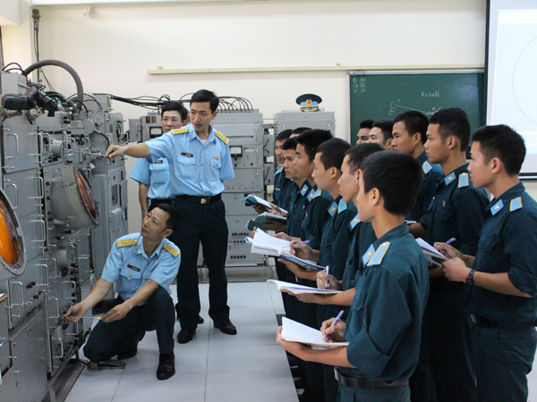 day-manh-thuc-hien-gan-nha-truong-voi-don-vi-trong-qua-trinh-giao-duc-dao-tao-o-hoc-vien-pk-kq