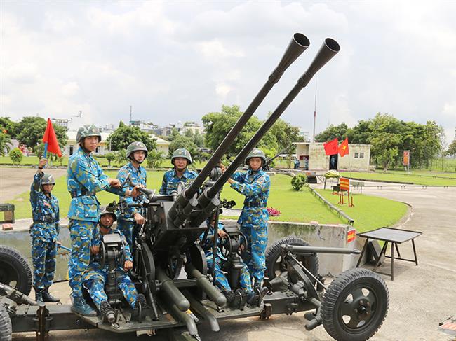 xay-dung-don-vi-vung-manh-toan-dien-“mau-muc-tieu-bieu”-o-trung-doan-230-tu-quyet-tam-den-hanh-dong