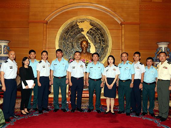 doan-chuyen-gia-cuu-ho-cuu-nan-hang-khong-nhat-ban-tham-va-lam-viec-tai-quan-chung-pk-kq