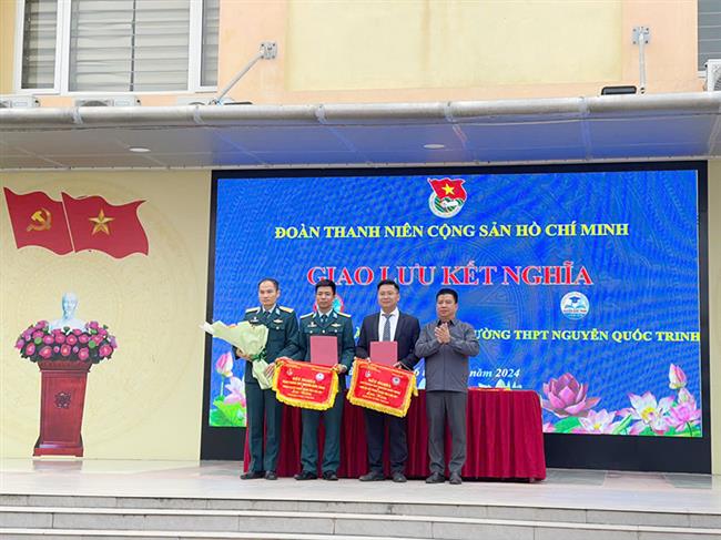 doan-co-so-trung-doan-257-giao-luu-ket-nghia-voi-doan-truong-trung-hoc-pho-thong-nguyen-quoc-trinh
