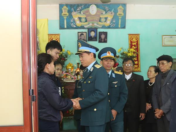 doan-cong-tac-quan-chung-pk-kq-tham-gia-dinh-3-dong-chi-cong-an-hi-sinh-trong-khi-lam-nhiem-vu-tai-dong-tam
