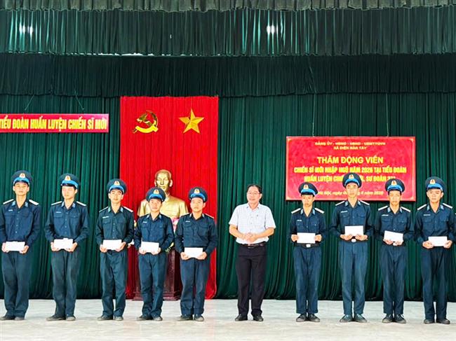 doan-cong-tac-xa-dien-ban-tay-tp-da-nang-tham-dong-vien-chien-si-moi-su-doan-371