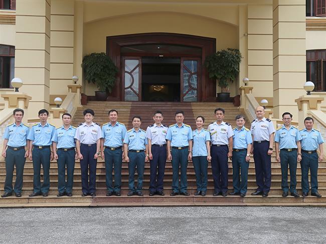 doan-van-cong-luc-luong-tu-ve-tren-khong-nhat-ban-tham-quan-chung-phong-khong-khong-quan