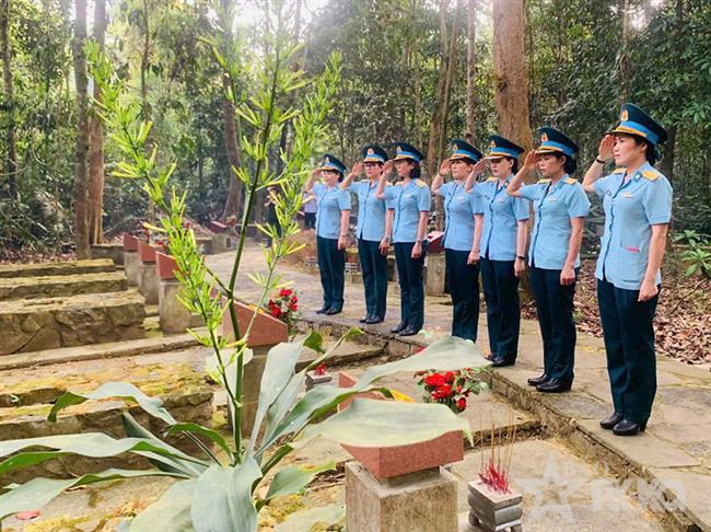 gan-phong-trao-phu-nu-voi-nhiem-vu-chinh-tri-o-nha-may-a42