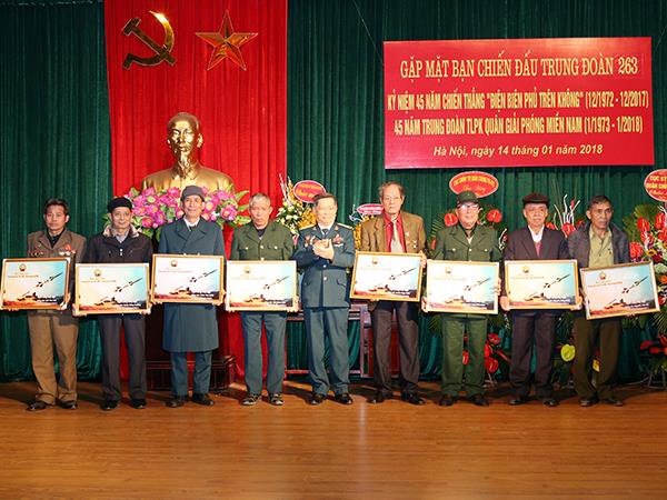 gap-mat-hoi-ban-chien-dau-trung-doan-263