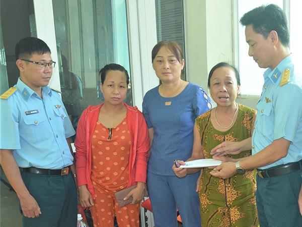 gia-dinh-quan-nhan-kho-khan-can-duoc-giup-do