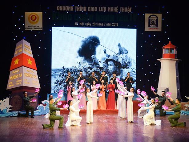 giao-luu-nghe-thuat-dac-biet-“con-dao-huyen-thoai-bien”