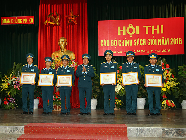 giao-luu-trao-doi-kinh-nghiem-hoat-dong-cong-tac-chinh-sach
