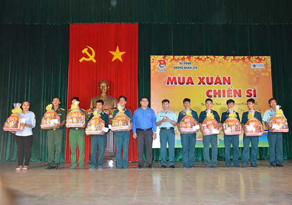 giao-luu-van-nghe-mua-xuan-chien-si