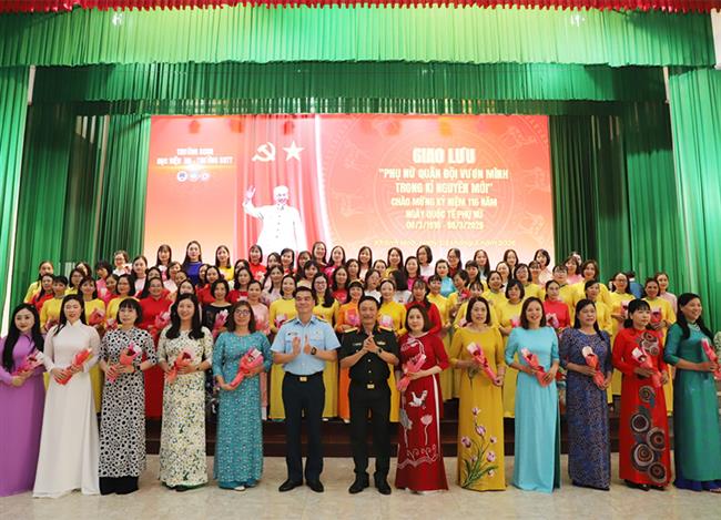 giao-luu-“phu-nu-quan-doi-vuon-minh-trong-ky-nguyen-moi”