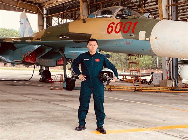 hanh-phuc-duoc-bay-tren-bau-troi-que-huong