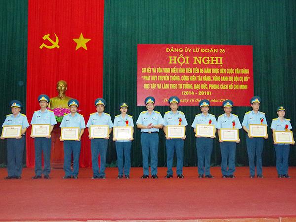hieu-qua-tu-phong-trao-thi-dua-quyet-thang-o-lu-doan-thong-tin-26