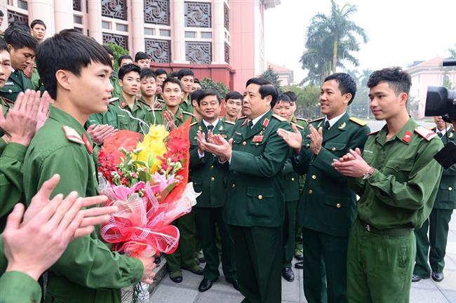 hoc-tap-dai-tuong-anh-hung-phung-quang-thanh-toan-quan-phan-dau-hoan-thanh-xuat-sac-moi-nhiem-vu