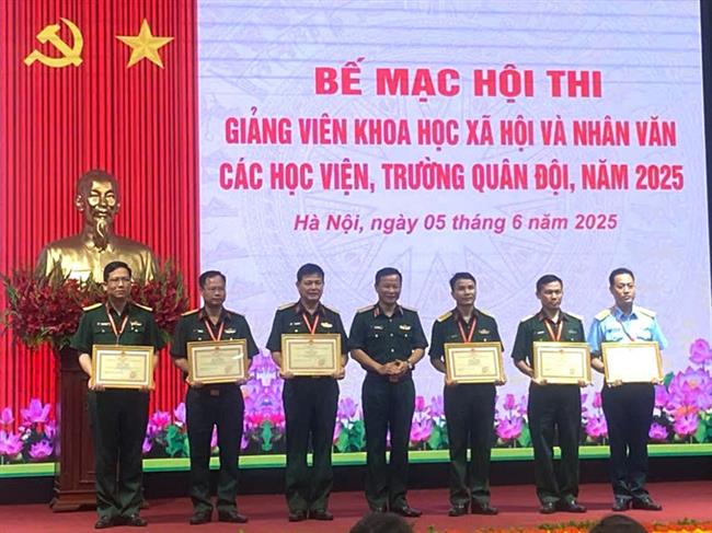 hoc-vien-phong-khong-khong-quan-dat-giai-ba-tai-hoi-thi-giang-vien-khoa-hoc-xa-hoi-va-nhan-van-cac-hoc-vien-truong-quan-doi-nam-2025