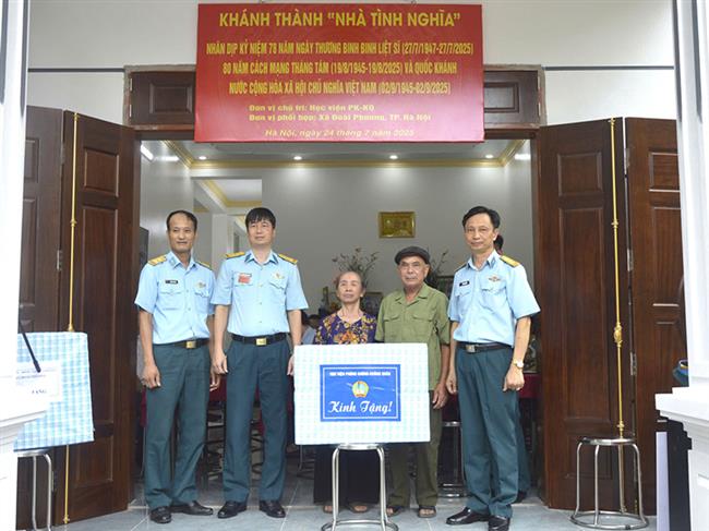 hoc-vien-phong-khong-khong-quan-khanh-thanh-va-ban-giao-“nha-tinh-nghia”-nhan-ky-niem-78-nam-ngay-thuong-binh-liet-si