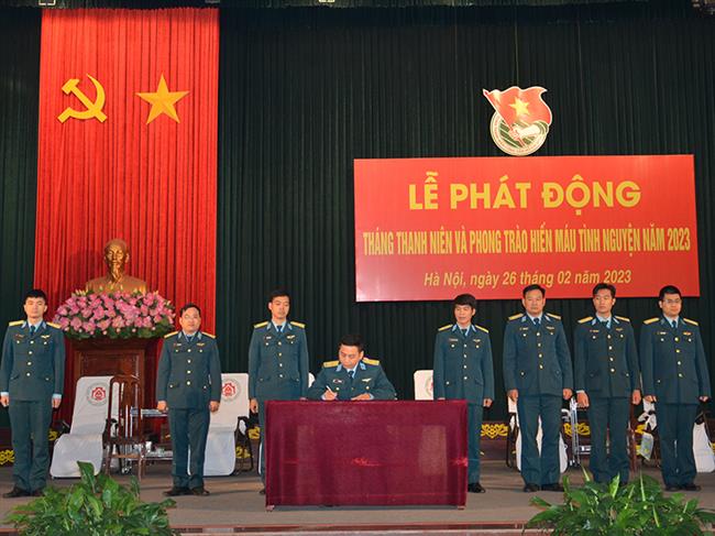 hoc-vien-phong-khong-khong-quan-to-chuc-le-phat-dong-thang-thanh-nien-va-phong-trao-hien-mau-tinh-nguyen-nam-2023