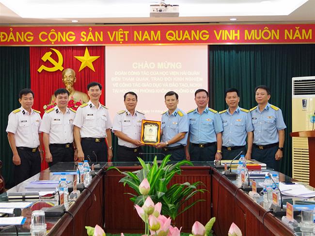 hoc-vien-phong-khong-khong-quan-va-hoc-vien-hai-quan-trao-doi-kinh-nghiem-giao-duc-dao-tao-nghien-cuu-khoa-hoc
