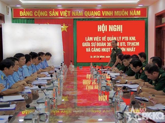 hoi-nghi-lam-viec-ve-quan-ly-phuong-tien-bay-khong-nguoi-lai-giua-su-doan-367-voi-bo-tu-lenh-tp-ho-chi-minh-va-cang-hang-khong-quoc-te-tan-son-nhat
