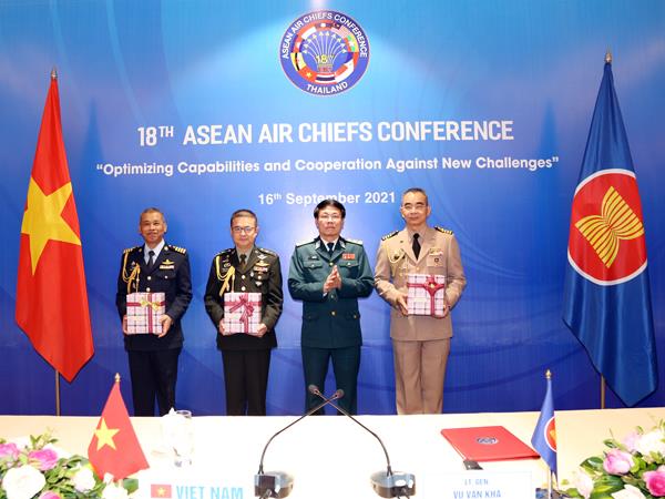 hoi-nghi-truc-tuyen-tu-lenh-khong-quan-cac-nuoc-asean-lan-thu-18-nam-2021-aacc-18