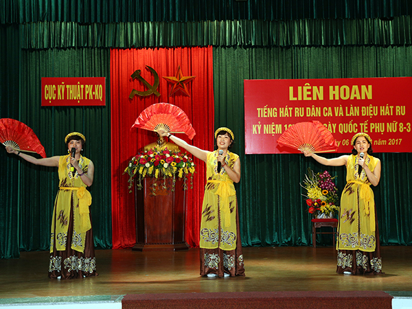 hoi-phu-nu-co-quan-cuc-ky-thuat-to-chuc-lien-hoan-tieng-hat-ru-dan-ca-va-lan-dieu-hat-ru