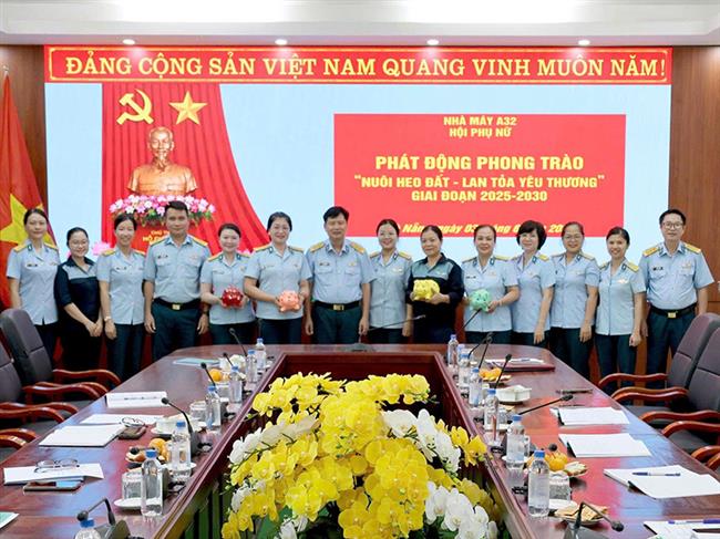 hoi-phu-nu-nha-may-a32-phat-dong-phong-trao-“nuoi-heo-dat-lan-toa-yeu-thuong”