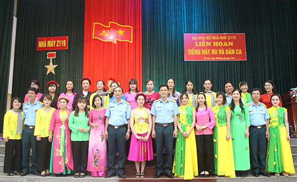hoi-phu-nu-nha-may-z119-to-chuc-lien-hoan-tieng-hat-ru-va-dan-ca