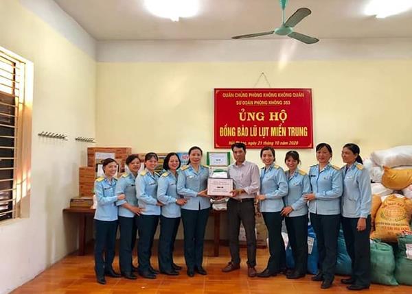 hoi-phu-nu-phong-tham-muu-su-doan-363-ung-ho-dong-bao-lu-lut-mien-trung