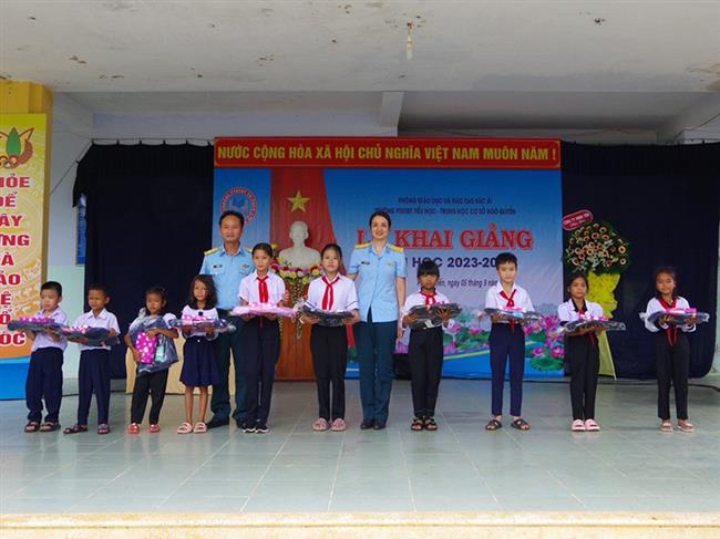 hoi-phu-nu-trung-doan-937-thuc-hien-chuong-trinh-“chap-canh-uoc-mo”-tai-truong-pho-thong-dan-toc-ban-tru-tieu-hoc-trung-hoc-co-so-ngo-quyen