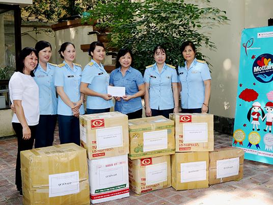 hoi-phu-nu-van-phong-bo-tu-lenh-quan-chung-pk-kq-chung-tay-giup-do-tre-em-thiet-thoi-boi-tai-nan-giao-thong