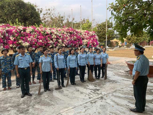 hon-300-can-bo-doan-doan-vien-thanh-nien-hoi-vien-phu-nu-trung-doan-274-thuc-hien-“chu-nhat-xanh”