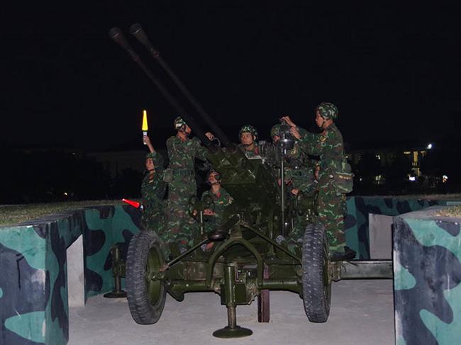 huan-luyen-dem-o-lu-doan-phong-khong-214