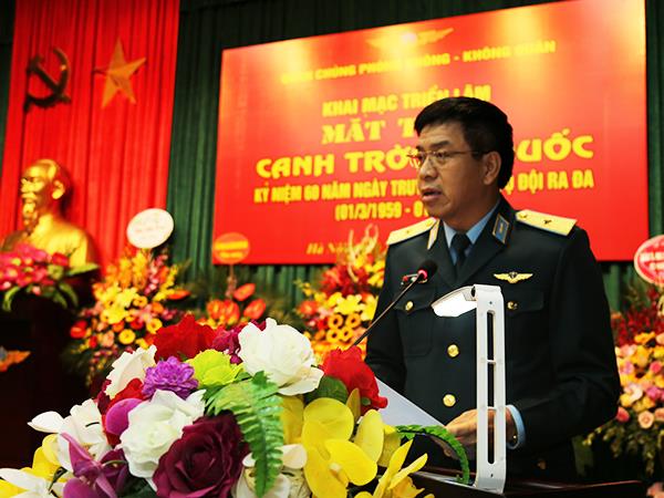 quan-chung-phong-khong-khong-quan-khai-mac-trien-lam-“mat-than-canh-troi-to-quoc”
